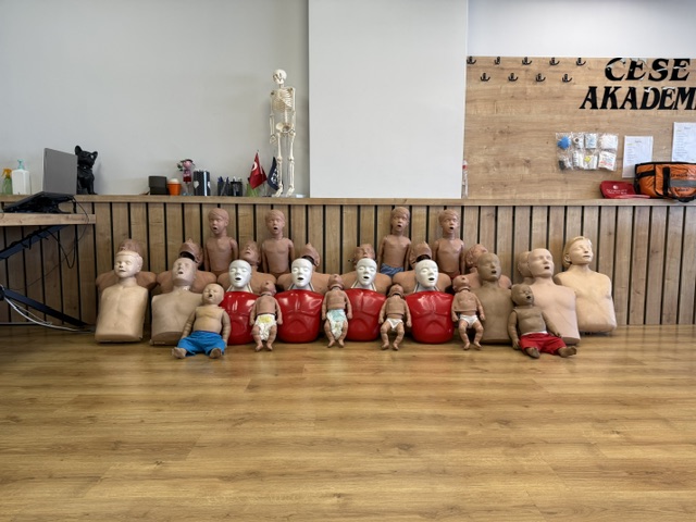 Cese Akademi eğitim mankenleri ve ekipmanları